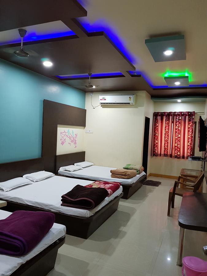 Hotel Shri Radhe Krishna Godarpura Exterior photo