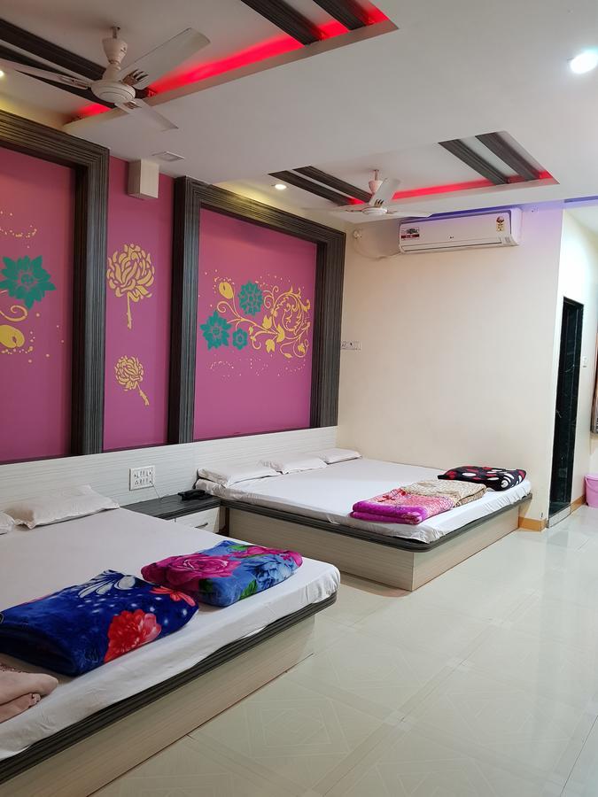 Hotel Shri Radhe Krishna Godarpura Exterior photo