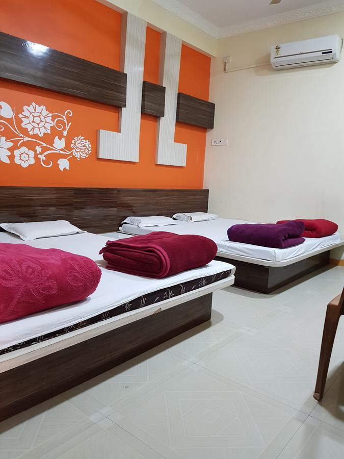 Hotel Shri Radhe Krishna Godarpura Exterior photo